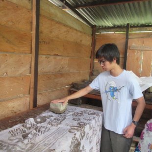 Zhi Xuan making his was design