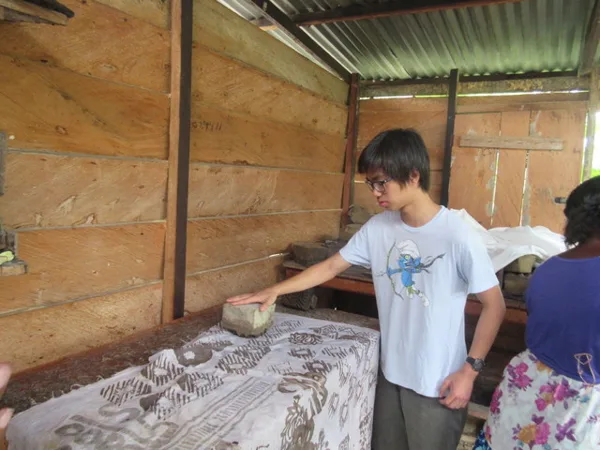 Zhi Xuan making his was design