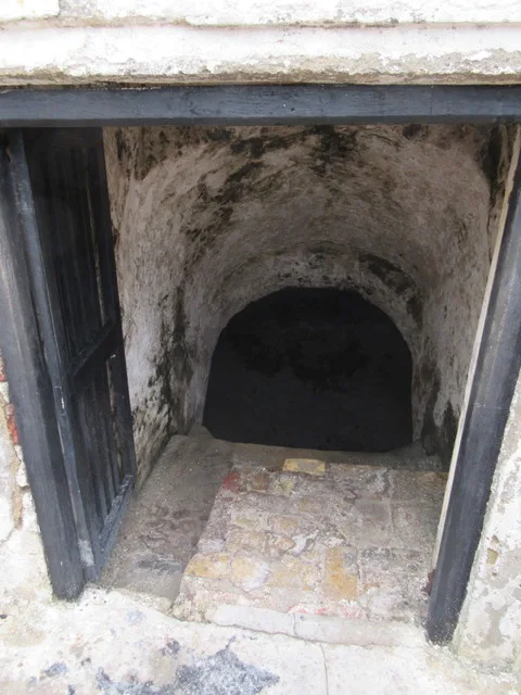 This was an entrance to the under ground tunnel where slaves were smuggled. It is now bloc