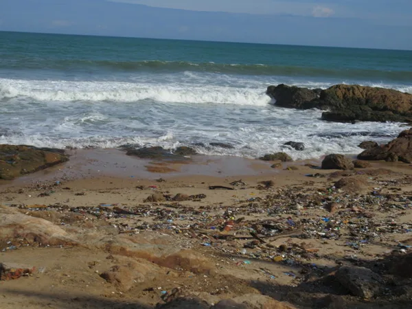 The sagness in the beauty of the beach... covered in trash